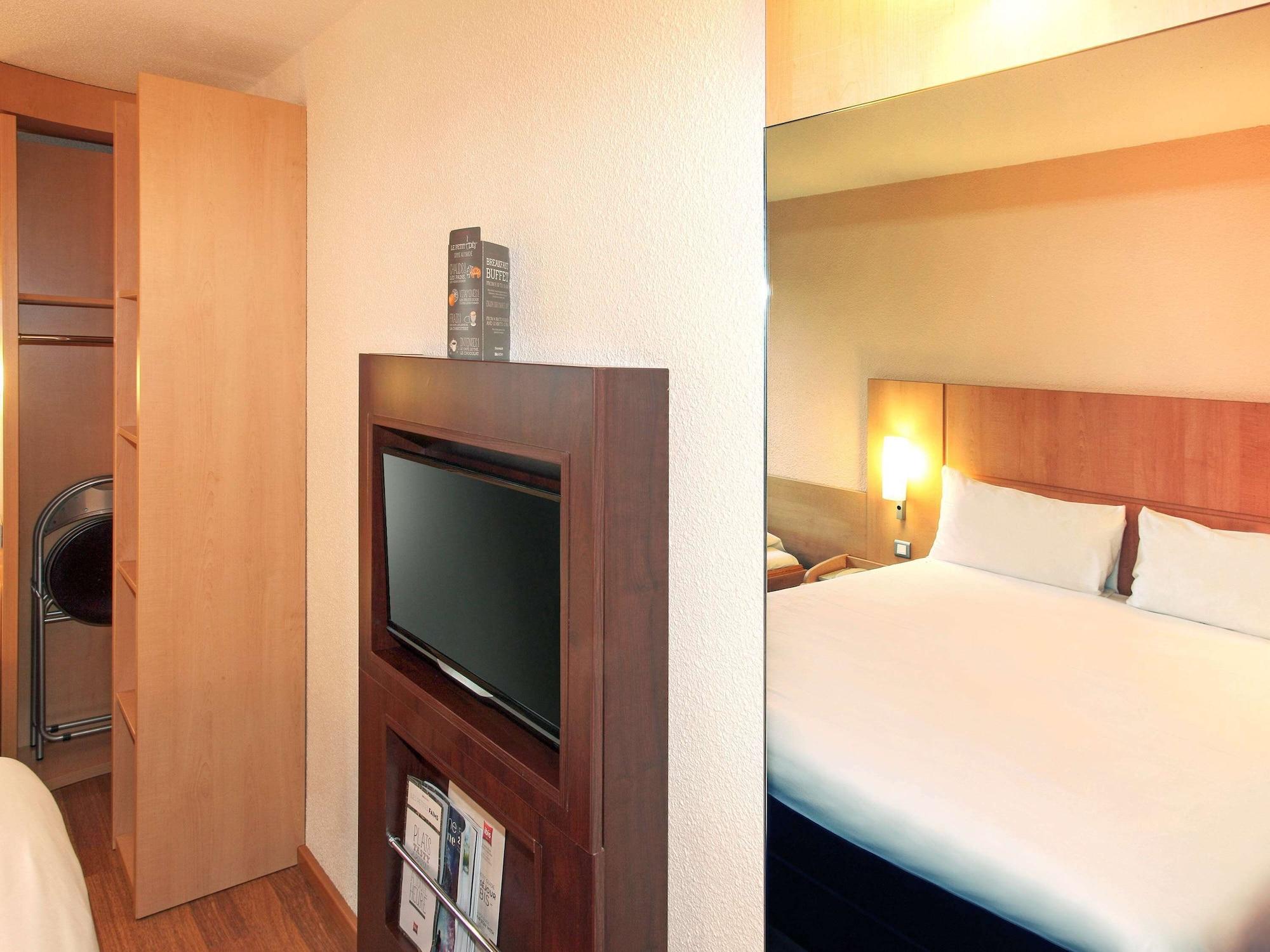 Hotel Ibis Poitiers Sud Exterior foto