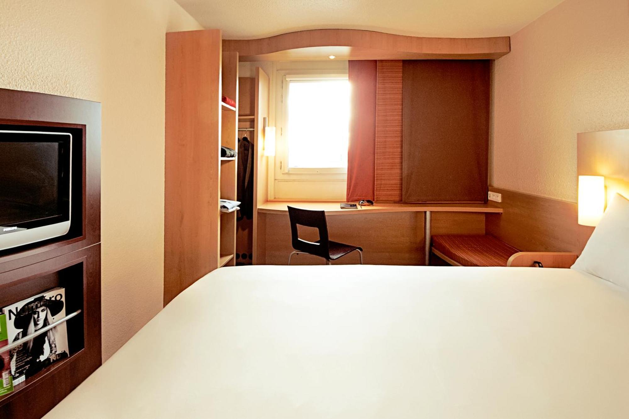 Hotel Ibis Poitiers Sud Habitación foto