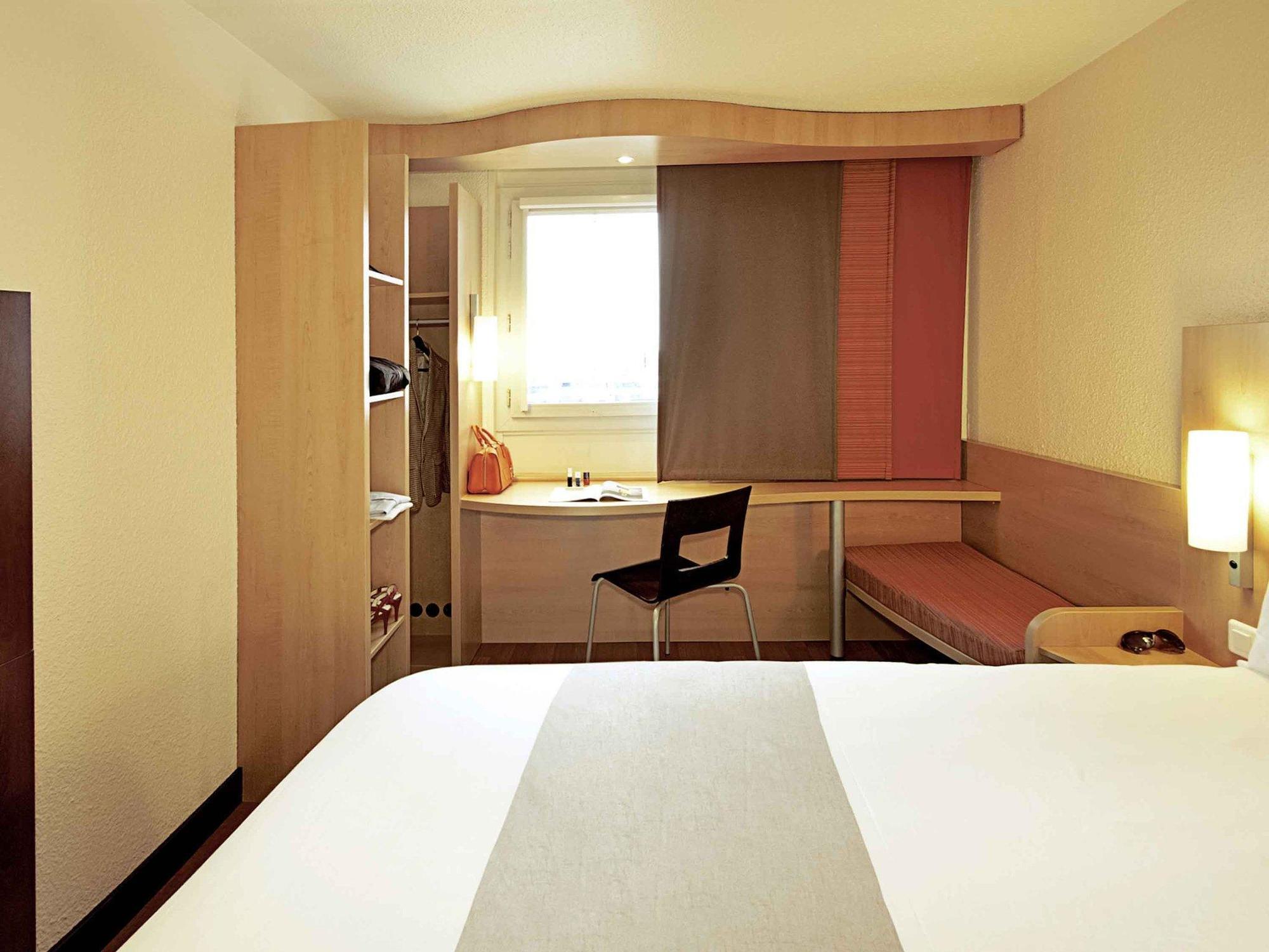 Hotel Ibis Poitiers Sud Exterior foto